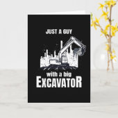 Typ mit einem großen Bagger und einem lustigen Bau Karte (Gelbe Blume)