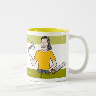 Typ mit einer Hammer-Tasse Zweifarbige Tasse