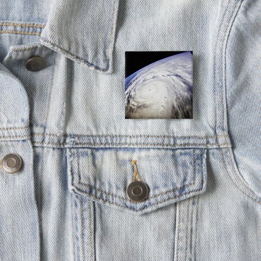 Typhoon Saomai Button (Beispiel)