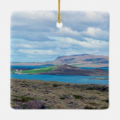 Typische isländische Morgensaison mit Bauernhöfen Keramikornament (Rückseite)