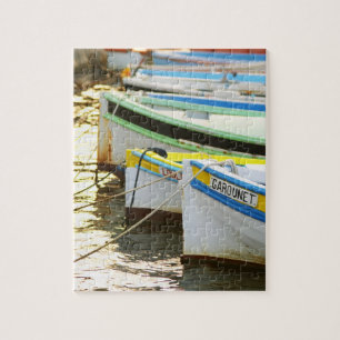 Typische provenzalische Fischerboote, bemalt in Puzzle