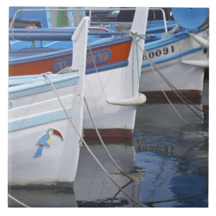Typische provenzalische Fischerboote in 2 Farben Fliese
