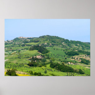 Typische Toskana-Landschaft mit Hügeln - Italien Poster