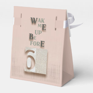 typografie_5_weckte mich vor 6 geschenkschachtel