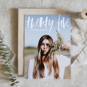 Typografie-Abschluss mit weißer Brush Einladung