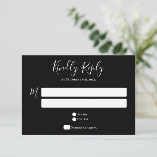 Typografie Black Wedding RSVP Card (Stehend Vorderseite)