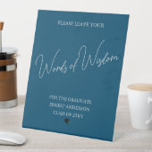 Typografie Blue Graduate Abschluss Tabletop-Zeiche Sockelschild (In Situ)