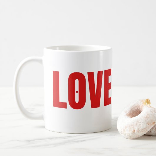 Typografie der roten LIEBE Kaffeetasse (Mit Donut)