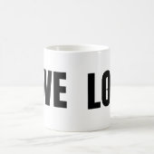 Typografie der schwarzen LIEBE Kaffeetasse (Mittel)