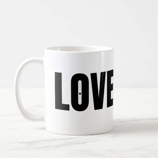 Typografie der schwarzen LIEBE Kaffeetasse (Links)