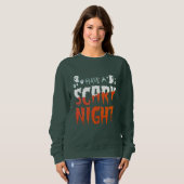 Typografie, eine beängstigende Nacht, ein Hallowee Sweatshirt (Vorne ganz)