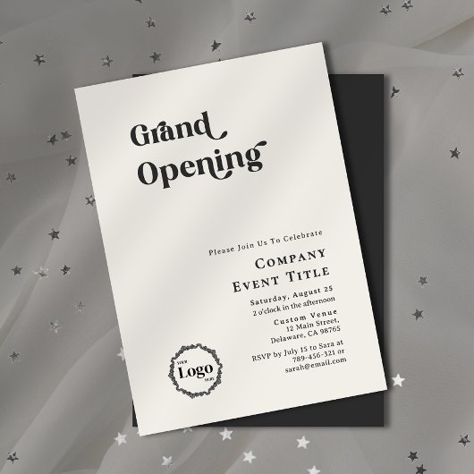 Typografie Grand Opening in Schwarz und Weiß Einladung