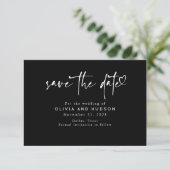 Typografie im Minimalistischen Schwarzen Mittelalt Save The Date (Stehend Vorderseite)