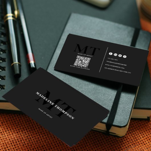 Typografie Luxury Schwarz Dunkelgrau Monogram QR-C Visitenkarte