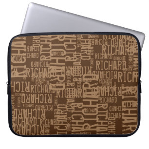 Typografie-Muster auf Brown Laptopschutzhülle