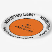 Typografie Orange Black Fall Happy Halloween Party Pappteller (Schrägansicht)