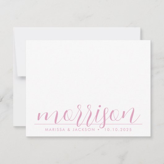 Typografie Pastel Pink Familienname Hochzeit Mitteilungskarte (Vorderseite)