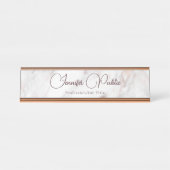 Typografie Script Elegant Moderne Rose Goldmarmor Schreibtischnamensplakette (Vorderseite )