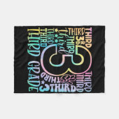 Typografie-Team-Tie-Dye-Ck-Zur-Schule-Tea 3. Klass Fleecedecke (Vorderseite (Horizontal))