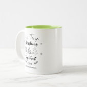 Typografie - unser erstes Weihnachten gemeinsam Zweifarbige Tasse (Vorderseite Links)