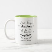 Typografie - unser erstes Weihnachten gemeinsam Zweifarbige Tasse (Links)