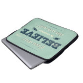 Typografie Zitat Poster Laptopschutzhülle (Vorne Knopf)