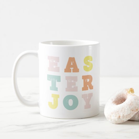 Typografische Osterfreuden Moderne Pastelle Kaffeetasse (Mit Donut)