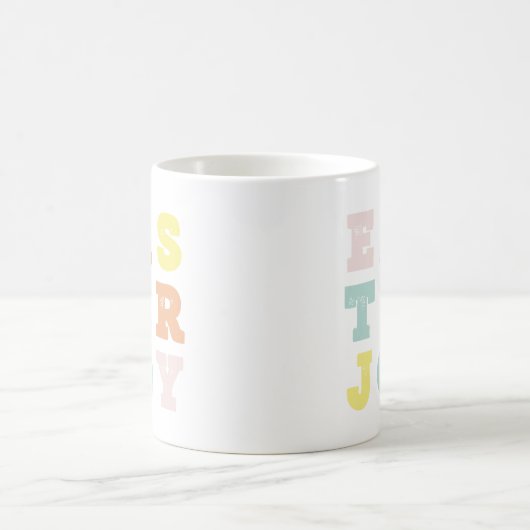 Typografische Osterfreuden Moderne Pastelle Kaffeetasse (Mittel)