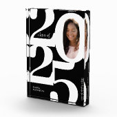 Typografischer 2025-Abschluss Fotoblock (Rechts)