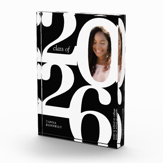 Typografischer 2025-Abschluss Fotoblock (Rechts)