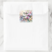Typografischer Text auf Blumenorchideen Quadratischer Aufkleber (Tasche)