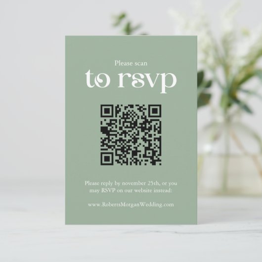 Typografy Sage Green QR Code Hochzeit RSVP Karte (Stehend Vorderseite)
