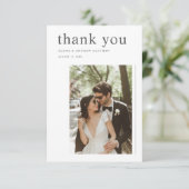 Typography Modern Minimalist Chic Wedding Photo Dankeskarte (Stehend Vorderseite)