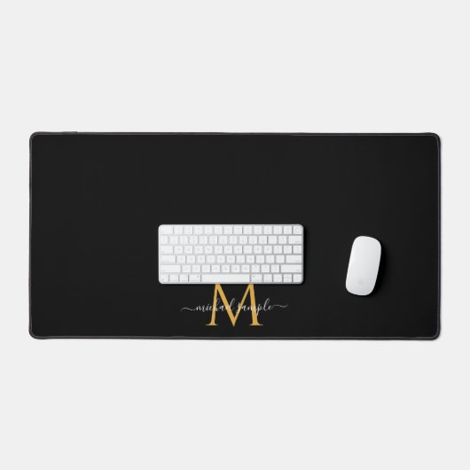 Typography Script Name Monogram Black Gold Chic Schreibtischunterlage (Tastatur & Maus)