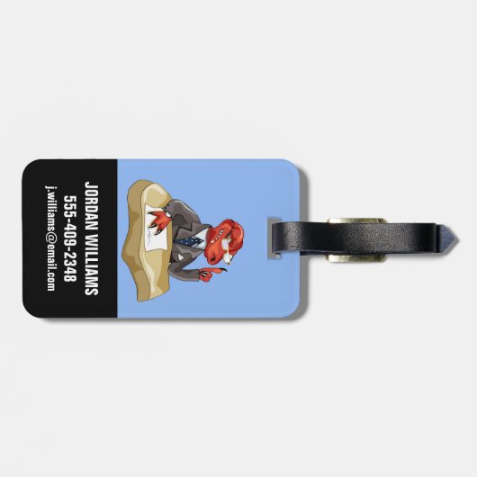 Tyrannosaurus Rex Boss sitzt an einem Schreibtisch Gepäckanhänger (Rückseite horizontal)