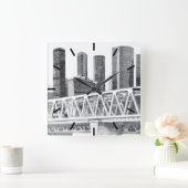 U-Bahn-Brücke Quadratische Wanduhr (Zuhause)