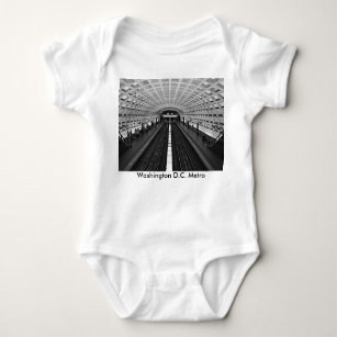 U-Bahnstation Washington - Blick auf die Rails Baby Strampler
