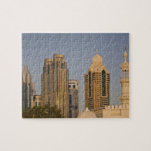 UAE, Dubai. Minarett der Moschee in Al Wasl, mit Puzzle (Horizontal)