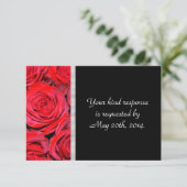 UAwg aus Schwarz und Rote Rose RSVP Karte (Stehend Vorderseite)