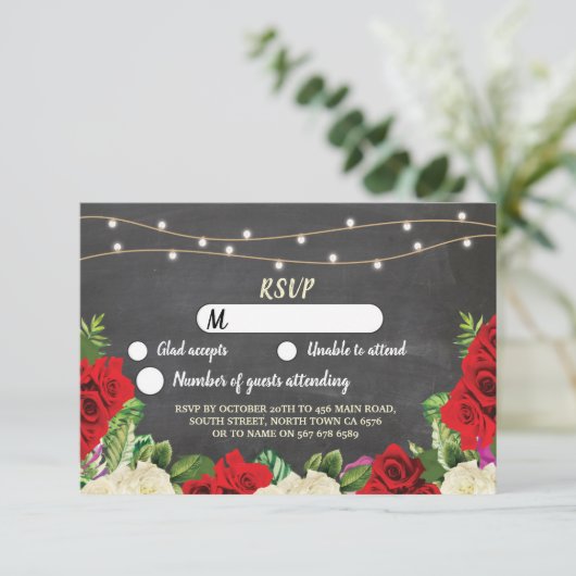 UAWG Chalk Hochzeit Rustikale Lichter Rote Rosen Einladung (Stehend Vorderseite)