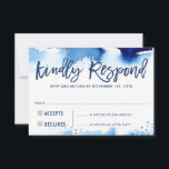 UAWG KINDLY REPONIERT moderne dunkelblaue Aquarell RSVP Karte<br><div class="desc">von kat massard >>> www.simplysweetPAPERIE.com << Ein einfaches Design für Ihre UAWG REPLY CARDS - auf Ihre Haupteinladungen abgestimmt. Liebe des Designs, aber möchte einige Änderungen sehen - ein anderes Farbschema, Produkt, ein Foto hinzufügen oder angepasst für einen anderen Anlass - keine Sorgen einfach kontaktieren Sie mich, KAT@SIMPLYSWEETPAPERIE.COM Ich bin...</div>