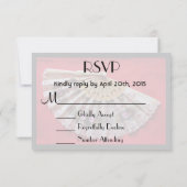 UAWG Verzierte Hand hält Lüfter auf einem roten Hi RSVP Karte (Rückseite)