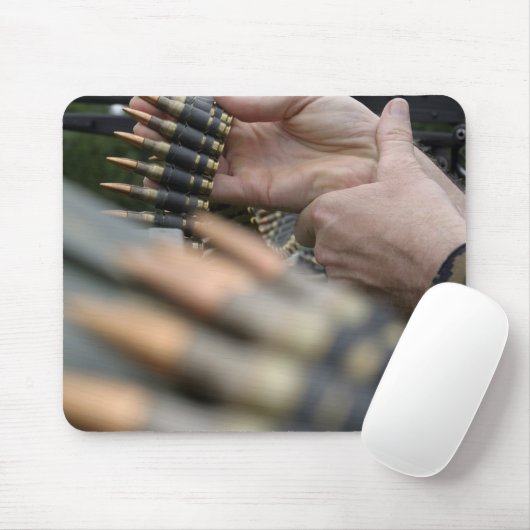Über 3.000 Runden wurden von der M-240G abgefeuert Mousepad (Mit Mouse)
