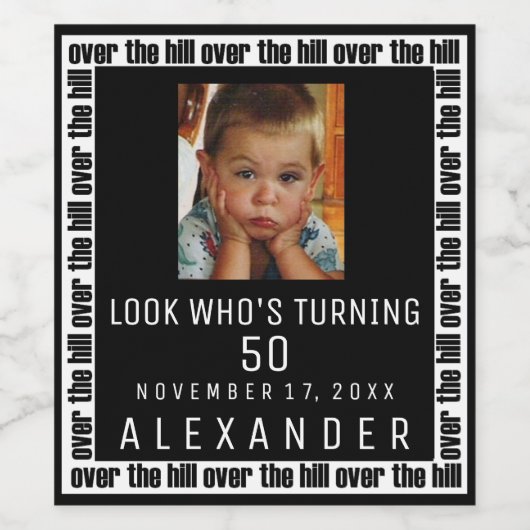 Über dem Hügel 50. Geburtstag mit Foto Weinetikett (Einzelnes Label)