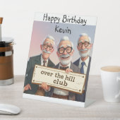 Über dem Hügel Sockelschild (In SItu)