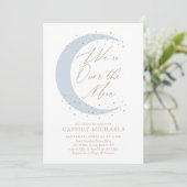 Über dem Mond Blue Boy Baby Dusche Einladung (Stehend Vorderseite)