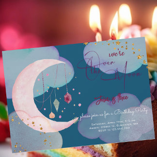 Über dem Mond herrlicher pastellfarbener Kindergeb Einladung