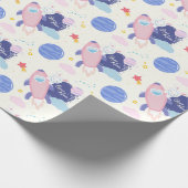 Über dem Mond mit einem niedlichen, sonnigen Astro Geschenkpapier (Ecke)