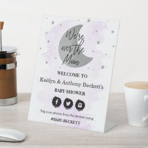 Über dem Mond Neutrale Babydusche Begrüßung Sockelschild