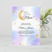 Über dem Mond rosa blaues Geschlecht neutrale Baby Einladung (Stehend Vorderseite)